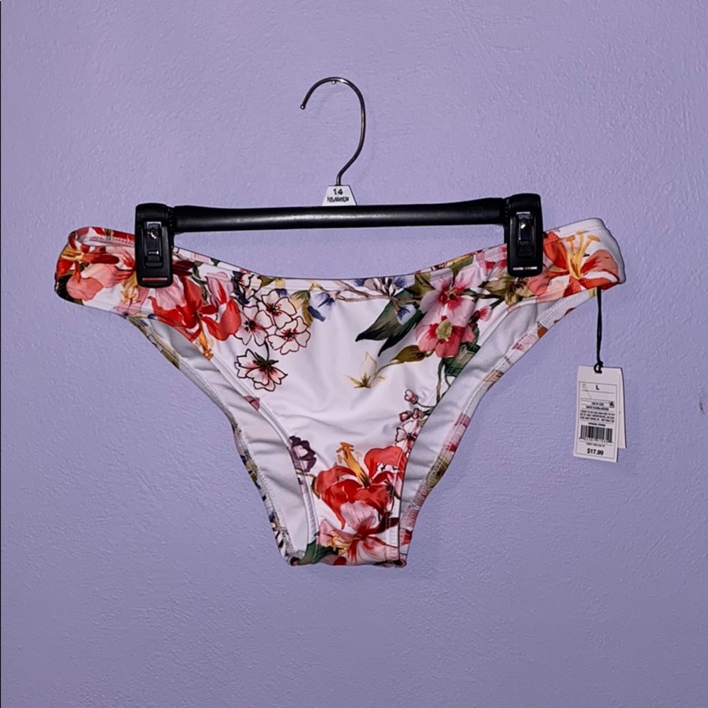 BRAND NEW! cheeky floral bikini bottoms!